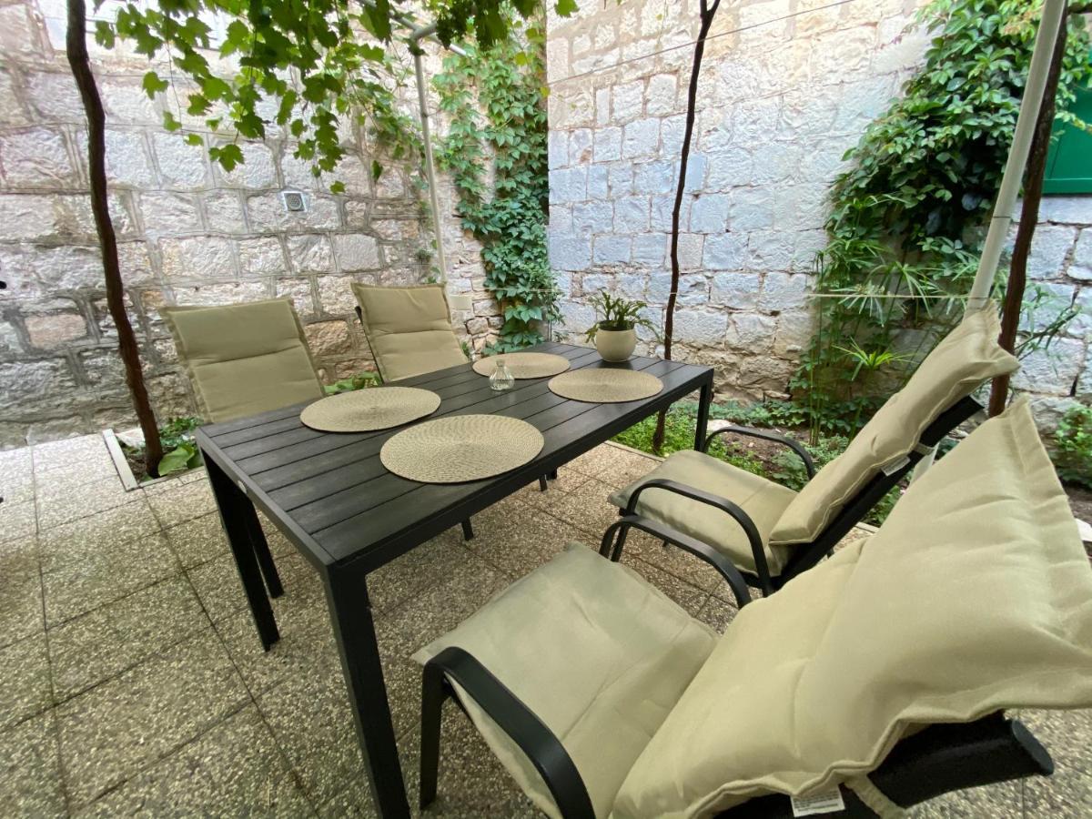 Apartment Stari Dvor Kaštela المظهر الخارجي الصورة