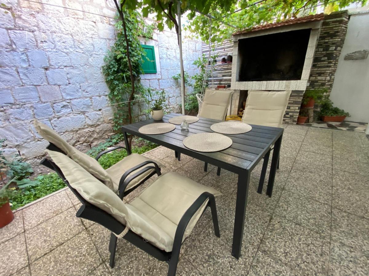 Apartment Stari Dvor Kaštela المظهر الخارجي الصورة