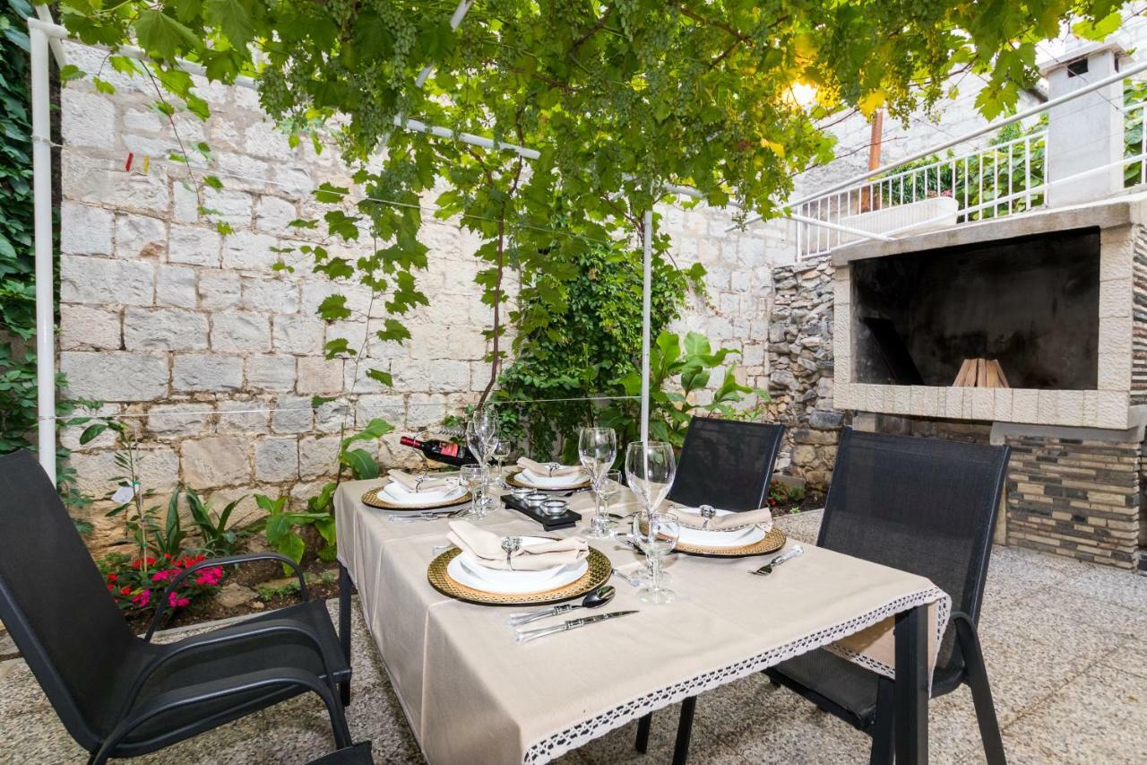 Apartment Stari Dvor Kaštela المظهر الخارجي الصورة