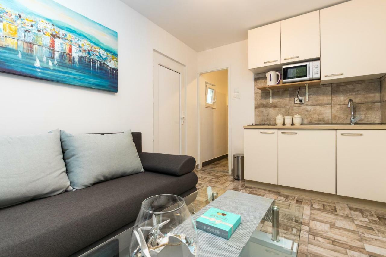 Apartment Stari Dvor Kaštela المظهر الخارجي الصورة